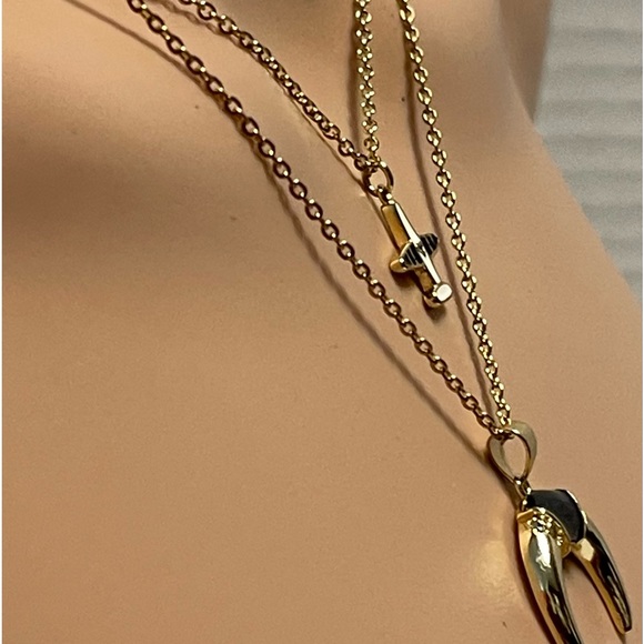 FASHION JEWELRY CHAIN STAINLESS STEEL DOUBLE LAYER HORN & AIRPLANE GOLD COLOR ** - Picture 2 of 11